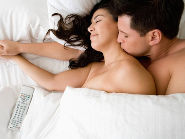 10 điều lãng mạn nên làm... sau khi 'yêu'