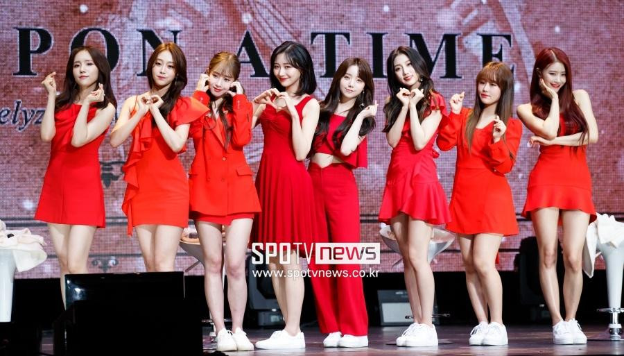 Một vài thành viên Lovelyz đã thắng thắn chia sẻ trên mạng xã hội rằng họ dường như đã quên mất bản thân là 'thần tượng'.