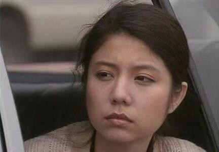 Giờ 'người đẹp' Lâm Sở Kỳ đã bước sang tuổi 56, vẫn sống cô đơn một mình vì Huỳnh Gia Câu mà lựa chọn cả đời không kết hôn. Giờ 'người đẹp' Lâm Sở Kỳ đã bước sang tuổi 56, vẫn sống cô đơn một mình vì Huỳnh Gia Câu mà lựa chọn cả đời không kết hôn.