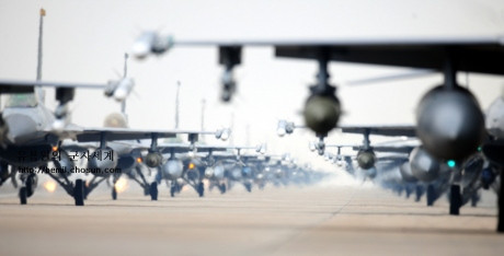 Những phi cơ này từng được sử dụng trong đợt tập trận chung mỹ- Hàn diễn ra hồi cuối tháng hai. Ảnh: Caters