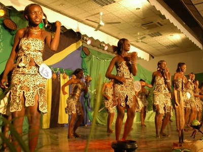 Hãy cùng trải nghiệm và tìm hiểu nền văn hóa của người Lesotho, một quốc gia nhỏ bé, ít người biết đến ở châu Phi. Hãy cùng trải nghiệm và tìm hiểu nền văn hóa của người Lesotho, một quốc gia nhỏ bé, ít người biết đến ở châu Phi