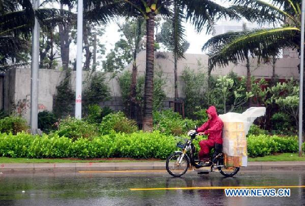 Siêu bão Nalgae khiến giao thông trở nên khó khăn. Ảnh: THX