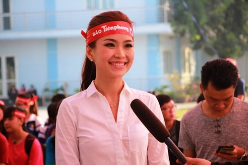 Bản tin Hoa hậu: Dàn Hoa hậu, Á hậu tham gia Chủ Nhật Đỏ ảnh 1