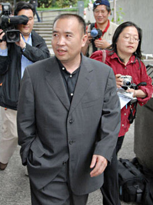 Lai Changxing bị các phóng viên ở Vancouver săn tìm	Ảnh: www.cbc.ca