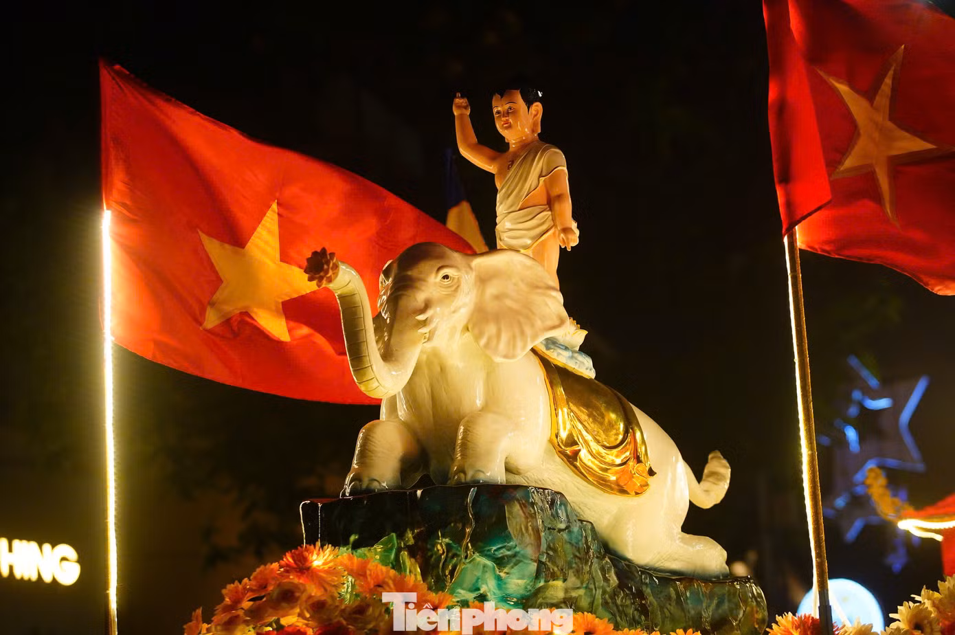 Nhiều người cho rằng việc cung rước xá lợi Đức Phật Thích Ca Mâu Ni về Việt Nam trong khuôn khổ Đại lễ Vesak Liên Hợp Quốc 2025 để nhân dân, phật tử chiêm bái và đỉnh lễ là sự kiện “nghìn năm có một”.