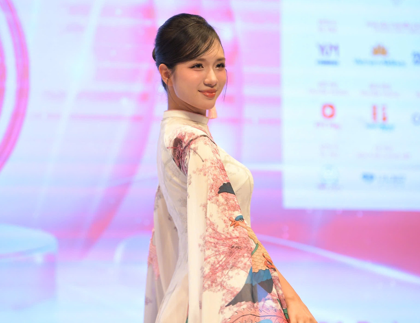 Thí sinh Hà Thị Giang Thanh (SBD 615) sinh năm 2002, đến từ Quảng Ninh.