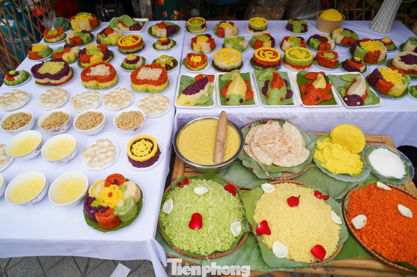 Những mâm xôi có tạo hình độc, lạ ở làng Phú Thượng ảnh 14 Những mâm xôi có tạo hình độc, lạ ở làng Phú Thượng ảnh 14