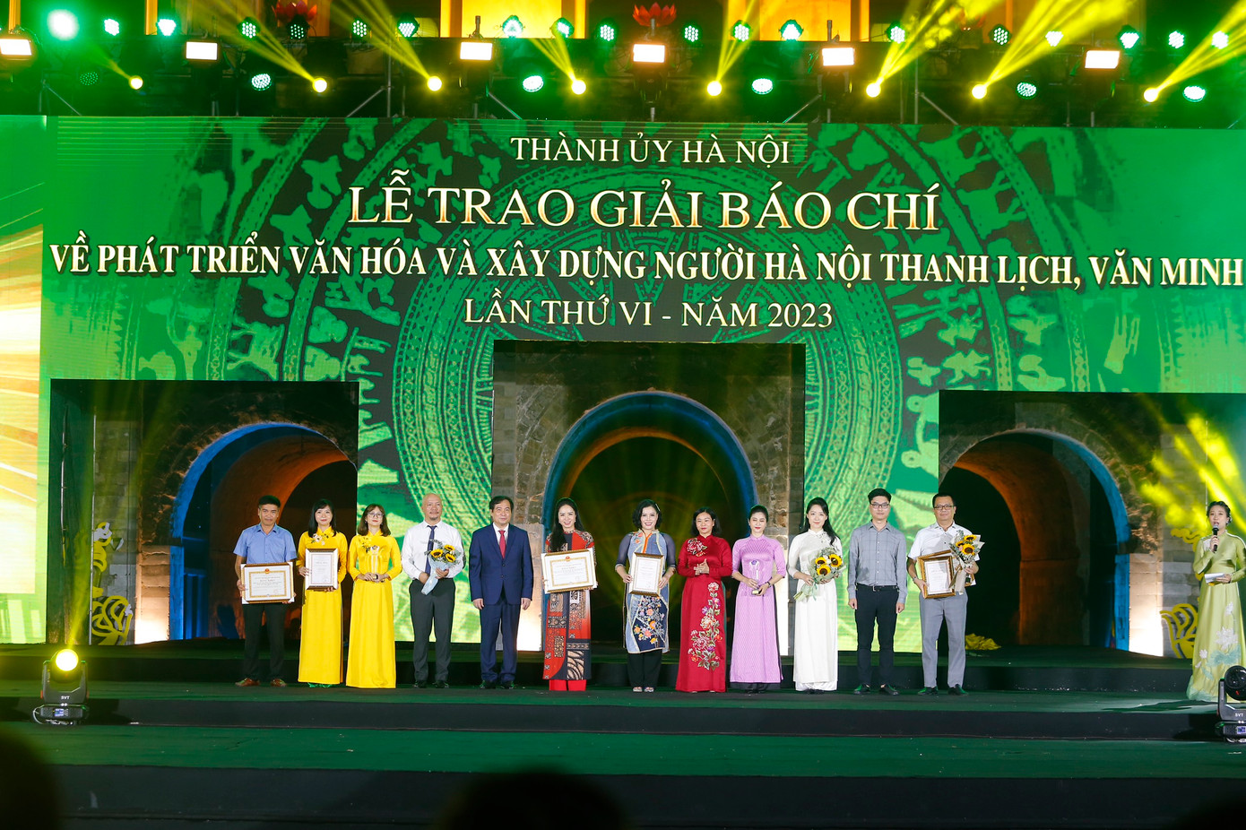 Hội đồng chung khảo đã lựa chọn được 33 tác phẩm báo chí xuất sắc nhất để trao giải. Ảnh: Trần Huấn.