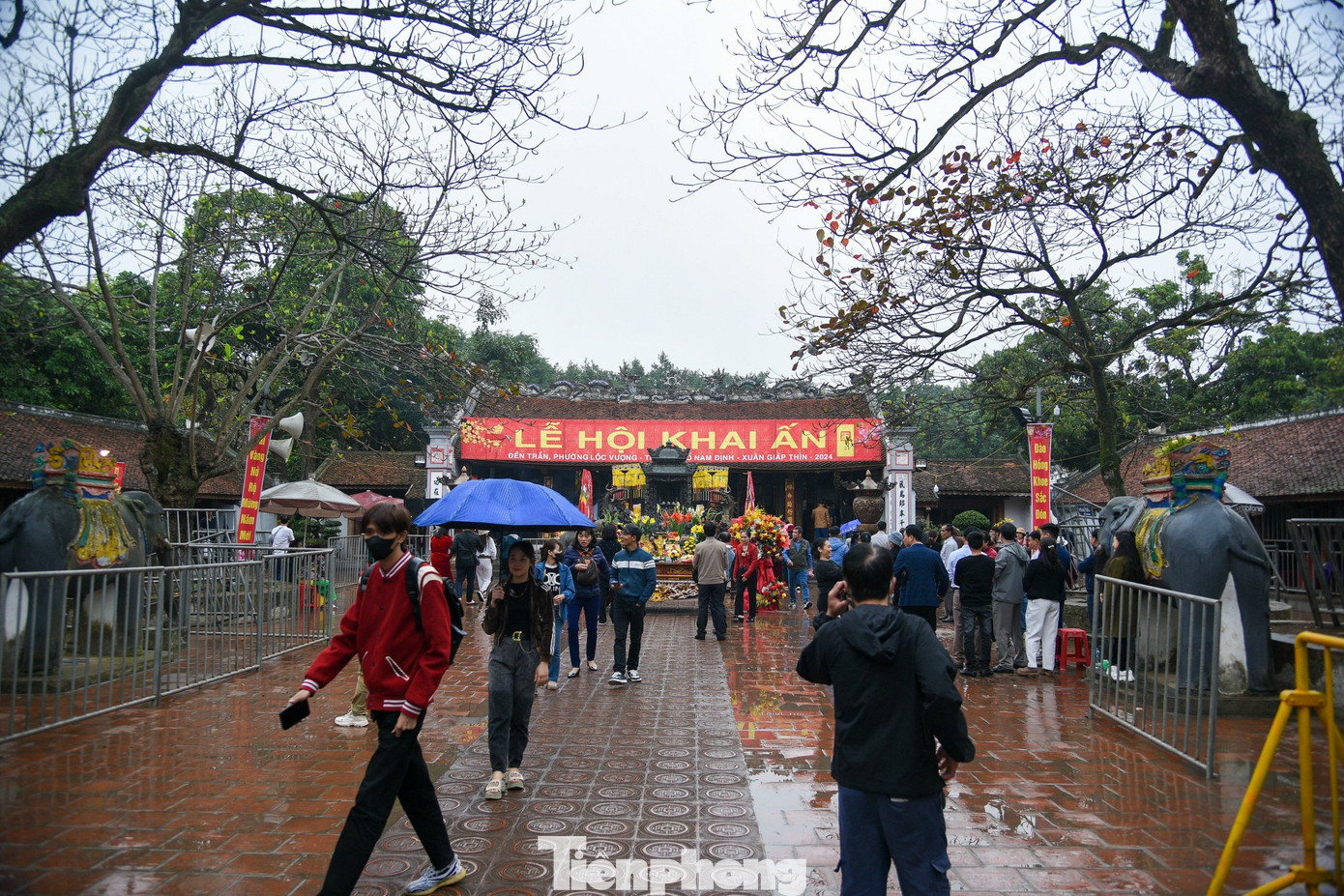 Lễ hội khai ấn đền Trần (TP Nam Định) được tổ chức từ ngày 11 đến 16 tháng Giêng, là một trong những lễ hội lớn dịp đầu xuân của cả nước. Ở lễ hội đền Trần năm nay, lễ khai ấn diễn ra vào đêm 23/2 (14 tháng Giêng). Lễ hội khai ấn đền Trần (TP Nam Định) được tổ chức từ ngày 11 đến 16 tháng Giêng, là một trong những lễ hội lớn dịp đầu xuân của cả nước. Ở lễ hội đền Trần năm nay, lễ khai ấn diễn ra vào đêm 23/2 (14 tháng Giêng).