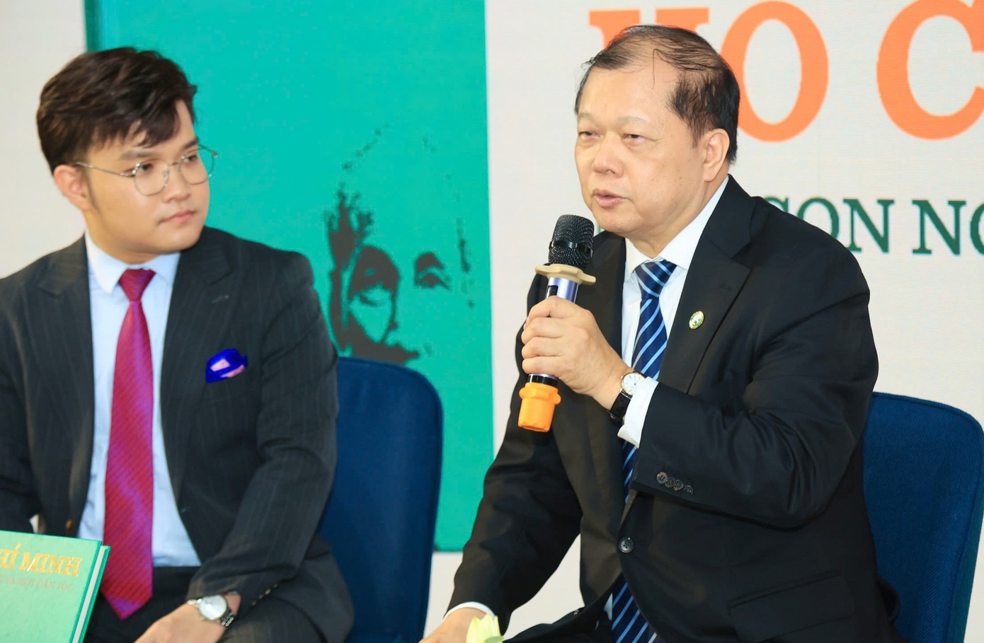 PGS.TS Đinh Quang Hải - nguyên Viện trưởng Viện Sử học - chia sẻ về ấn phẩm.