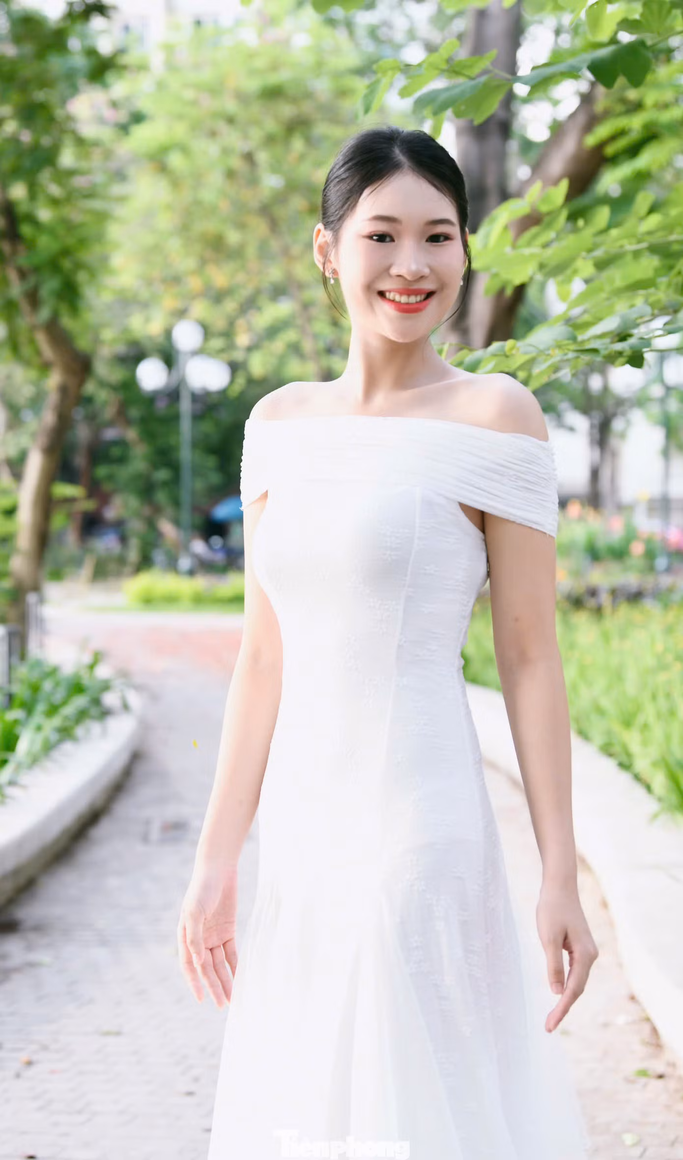 Trong cuộc trò chuyện với Tiền Phong, Hiền Nhi nói cô vỡ òa cảm xúc khi biết mình nằm trong top 25 thí sinh mạnh nhất cuộc thi. Ở khoảnh khắc được gọi tên trong đêm chung khảo, cô gái Yên Bái xúc động, rớm lệ.