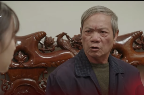 Ông Công mắng con dâu, cho rằng Son không xứng với Danh. Ảnh: CMH. Ông Công mắng con dâu, cho rằng Son không xứng với Danh. Ảnh: CMH.