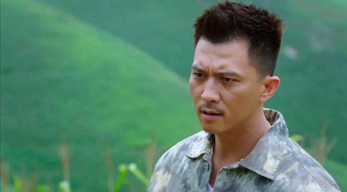 Hà Việt Dũng cũng được khen khi vào vai phản diện. Hà Việt Dũng cũng được khen khi vào vai phản diện.