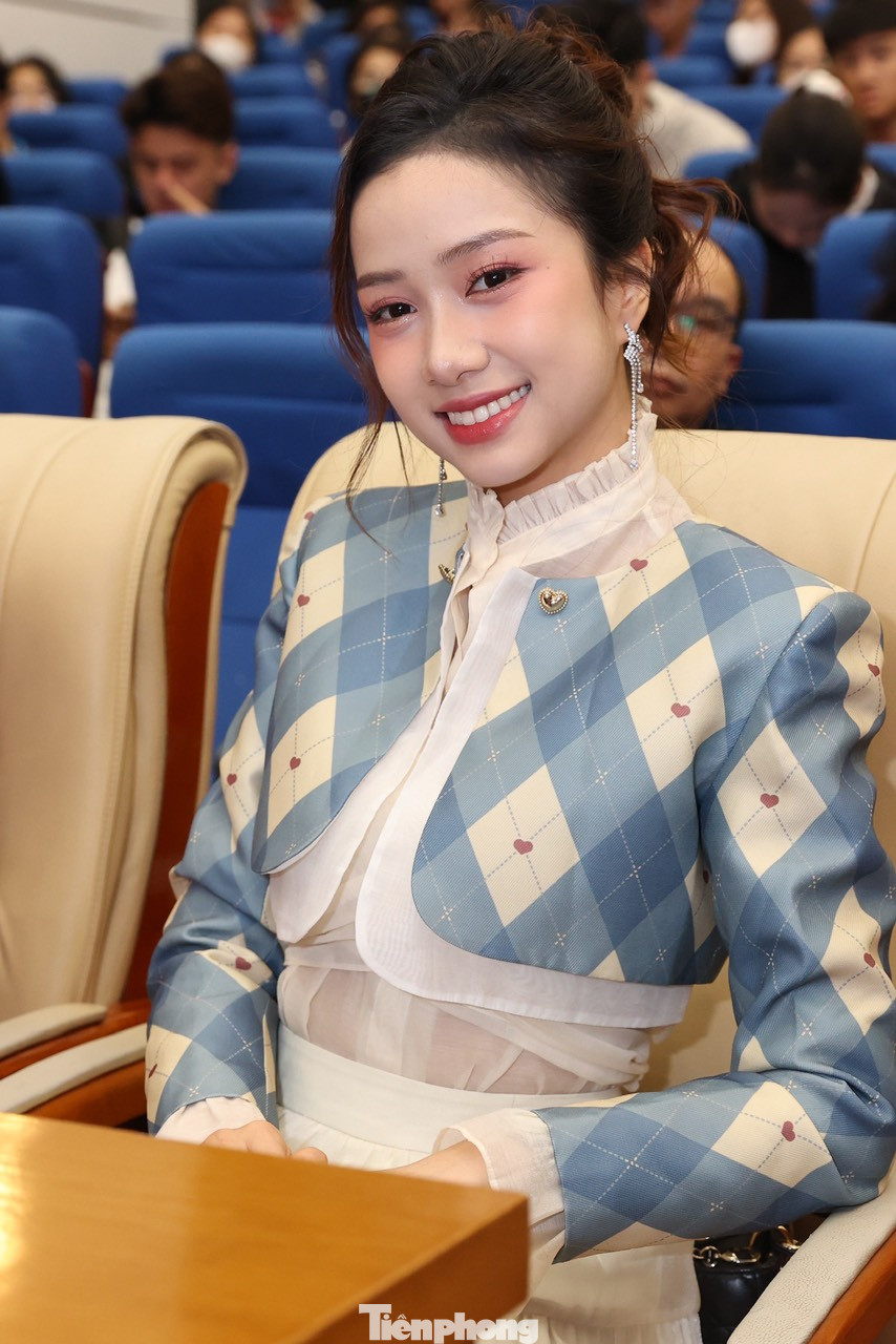 Người đẹp trưởng thành từ cuộc thi Hoa hậu Việt Nam 2022 dành nhiều lời khuyên cho tân sinh viên. Ảnh: Trọng Tài.