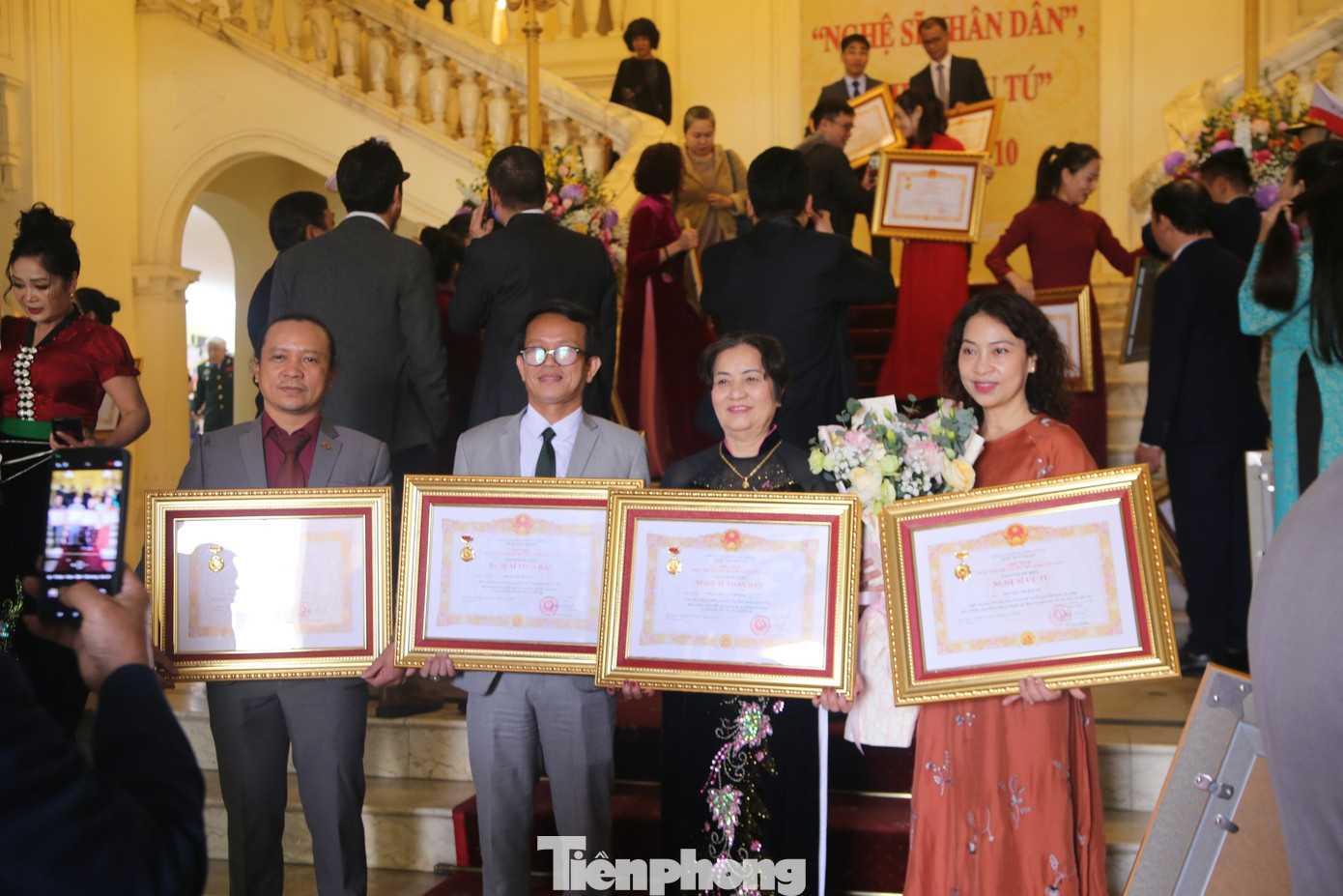 Từ đợt 1 được tổ chức năm 1984, cách đây tròn 40 năm, trải qua 9 lần tổ chức, đã có 452 nghệ sĩ được trao tặng danh hiệu NSND, 2.621 nghệ sĩ được trao tặng danh hiệu NSƯT.