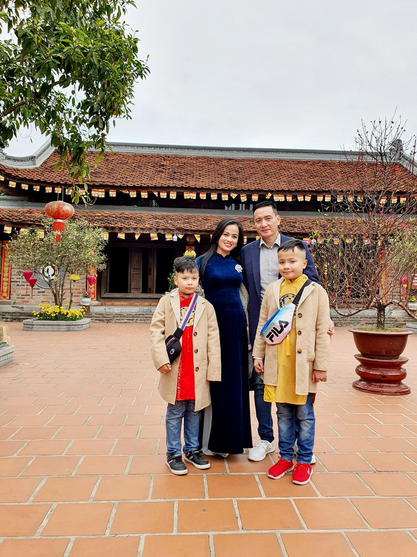 Trương Thu Hà có hậu phương vững chắc là gia đình nhỏ. Trương Thu Hà có hậu phương vững chắc là gia đình nhỏ.