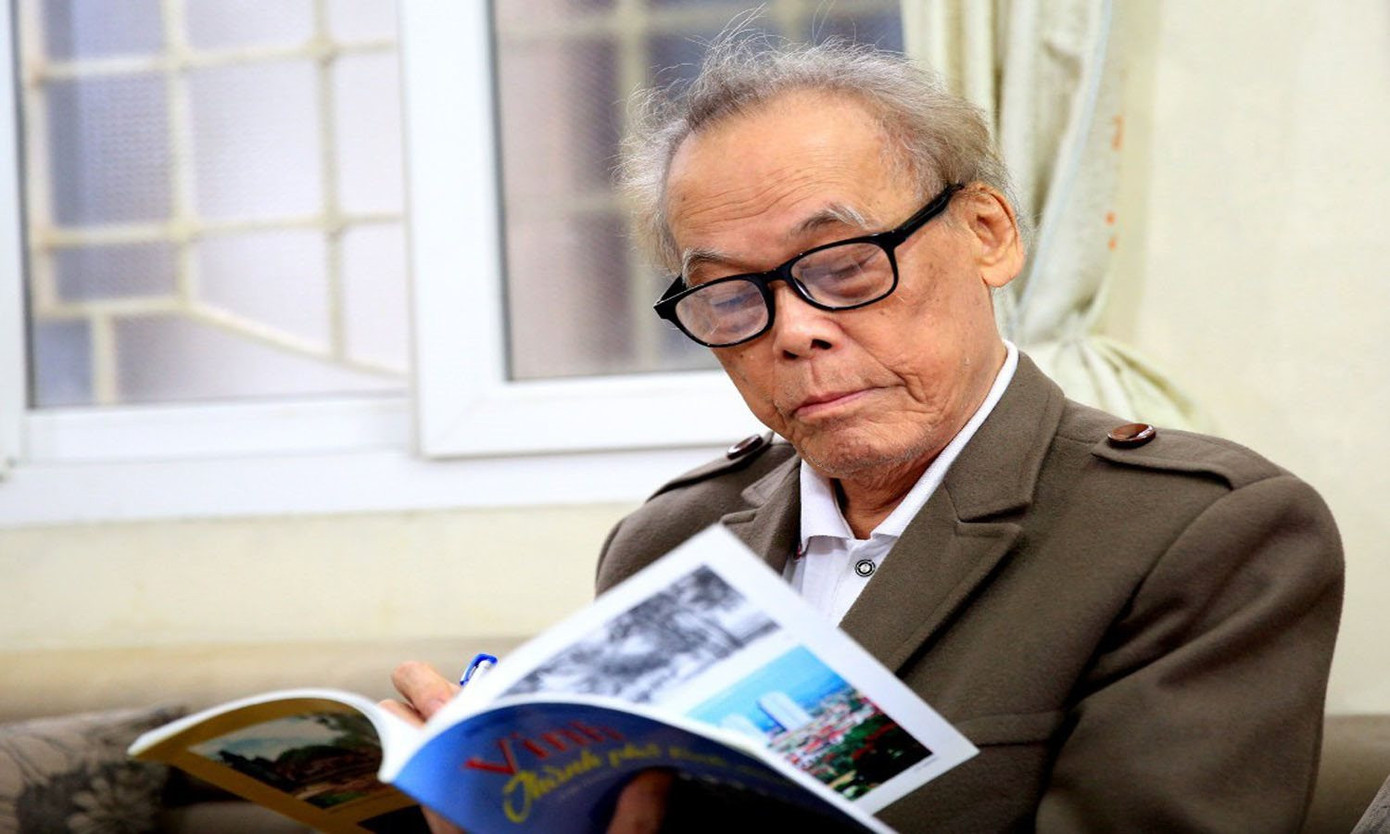 Nhạc sĩ Lê Hàm viết nhiều ca khúc về quê hương. Nhạc sĩ Lê Hàm viết nhiều ca khúc về quê hương.