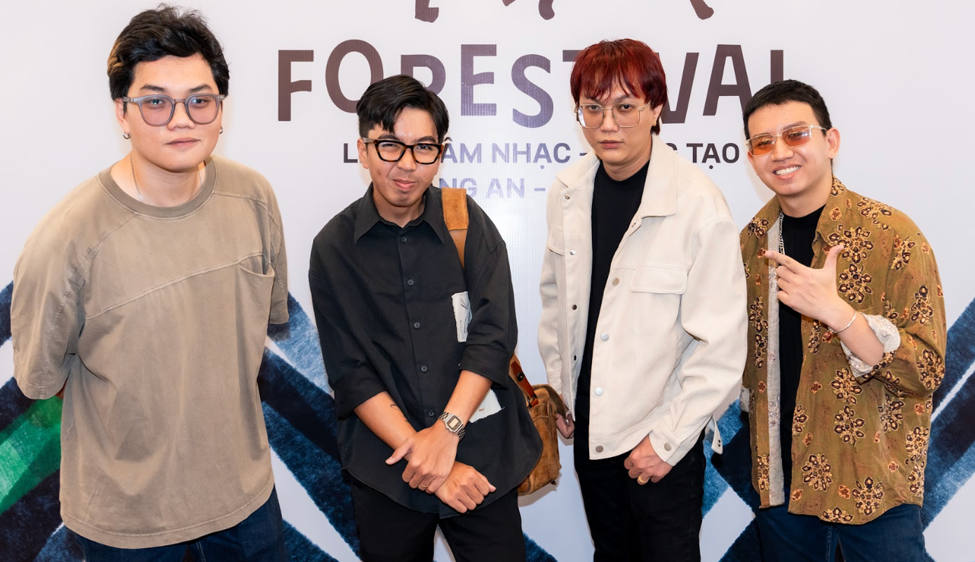 Ban tổ chức và các nghệ sĩ góp mặt trong đêm nhạc ở Ninh Bình.