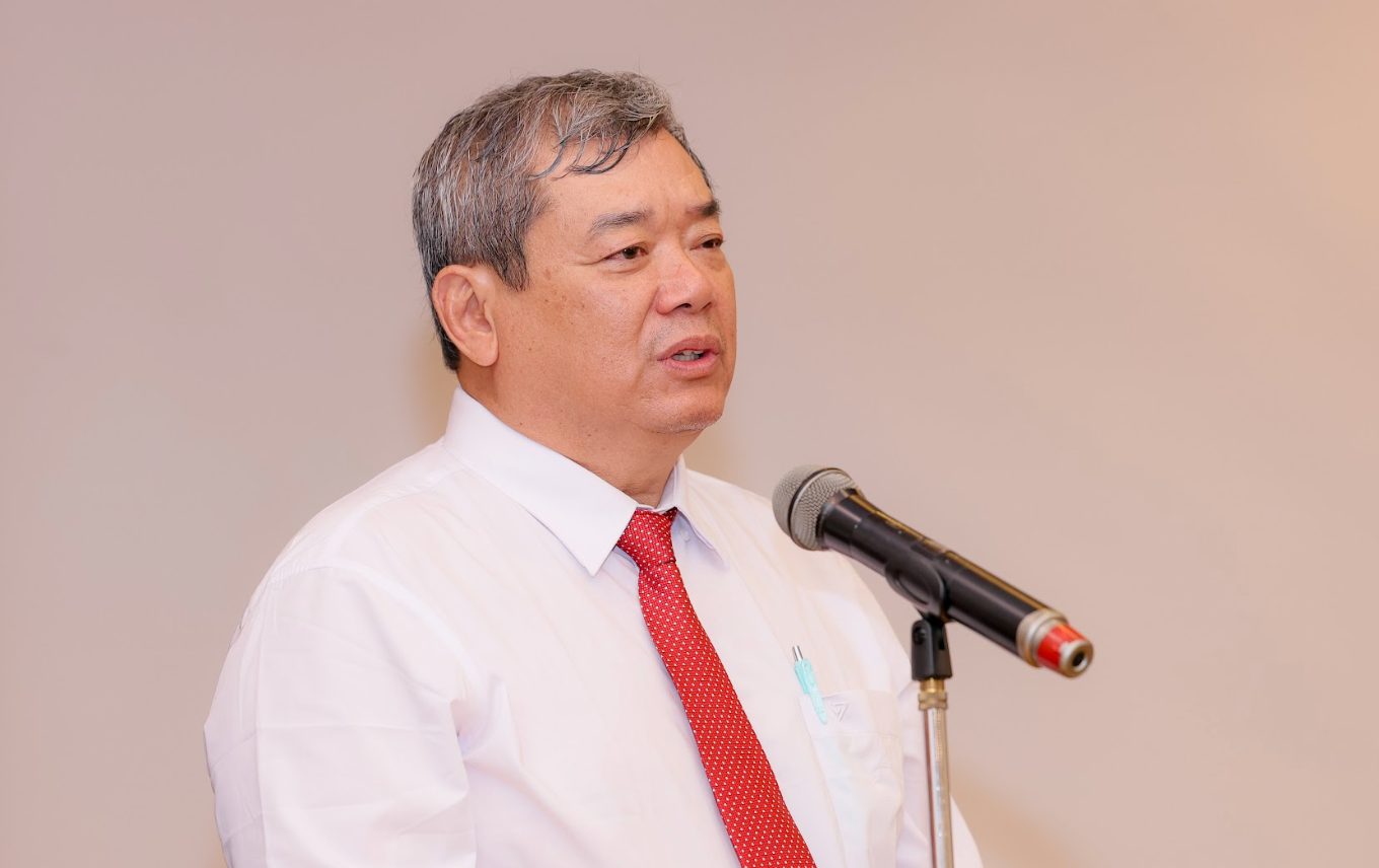 Xuất thân là một nhà khoa học nhưng ông Nguyễn Quang Chánh lại đam mê viết lách, đặc biệt là viết về lĩnh vực tình báo. Xuất thân là một nhà khoa học nhưng ông Nguyễn Quang Chánh lại đam mê viết lách, đặc biệt là viết về lĩnh vực tình báo.