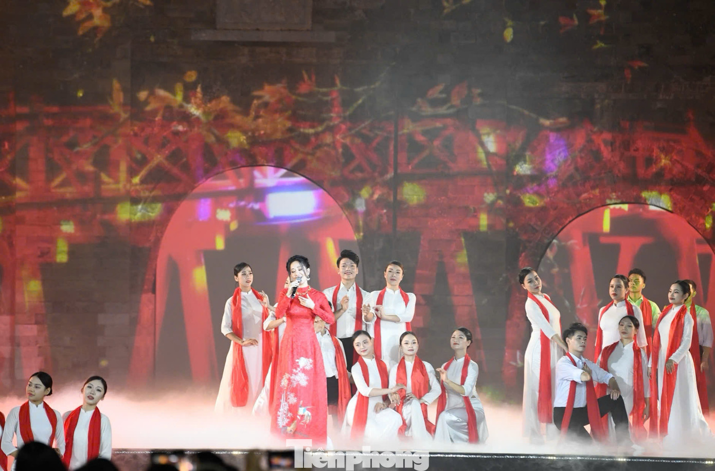 Chương trình nhắc nhớ những ngày tháng lịch sử hào hùng của Thủ đô.