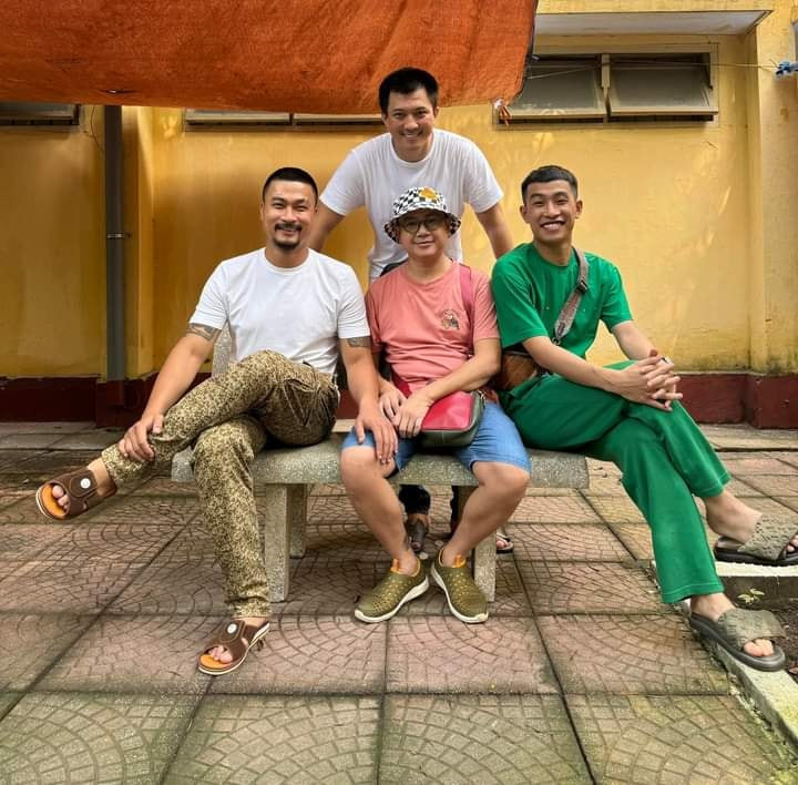 Dàn diễn viên đều là gương mặt quen thuộc của màn ảnh nhỏ phía Bắc. Dàn diễn viên đều là gương mặt quen thuộc của màn ảnh nhỏ phía Bắc.