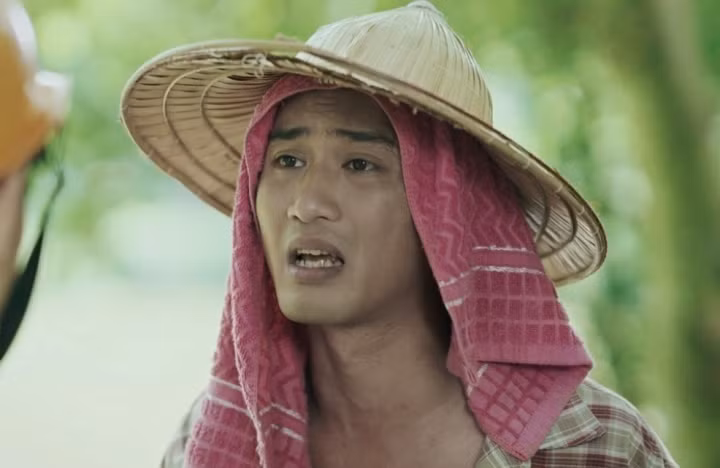 Mến ở Làng trong phố triết lý, chín chắn hơn phần phim đầu.