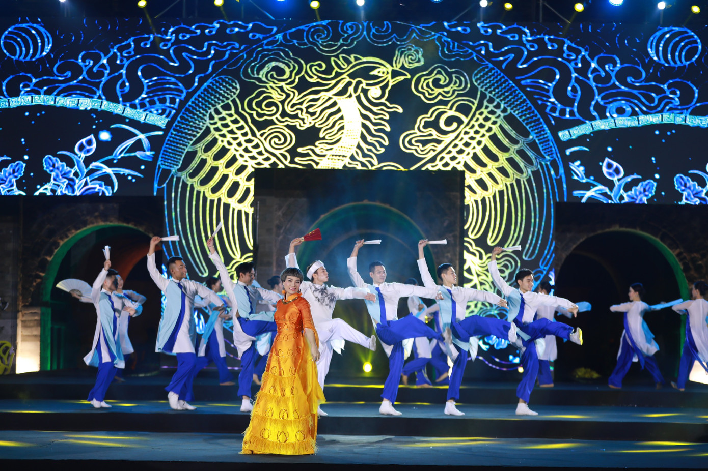 Nhiều tiết mục văn nghệ đặc sắc trong Lễ trao giải Báo chí Phát triển văn hóa và xây dựng người Hà Nội thanh lịch, văn minh lần thứ VI - năm 2023.