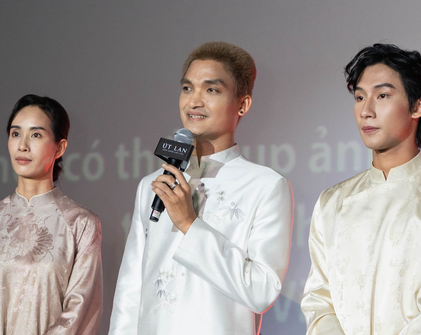 Mai Cát Vi (ảnh trái) và Mạc Văn Khoa chia sẻ về vai diễn mới.