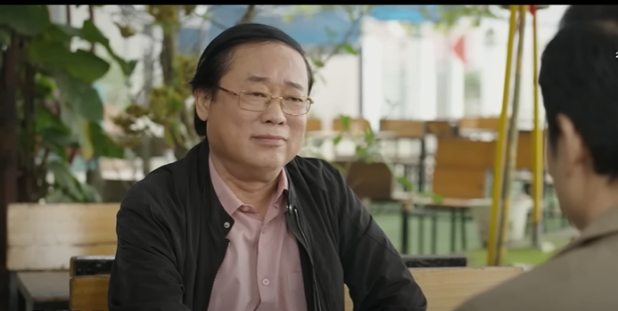 Bố vợ phân tích đúng sai, khuyên Đạt nên trân trọng vợ. Ảnh: CMH. Bố vợ phân tích đúng sai, khuyên Đạt nên trân trọng vợ. Ảnh: CMH.