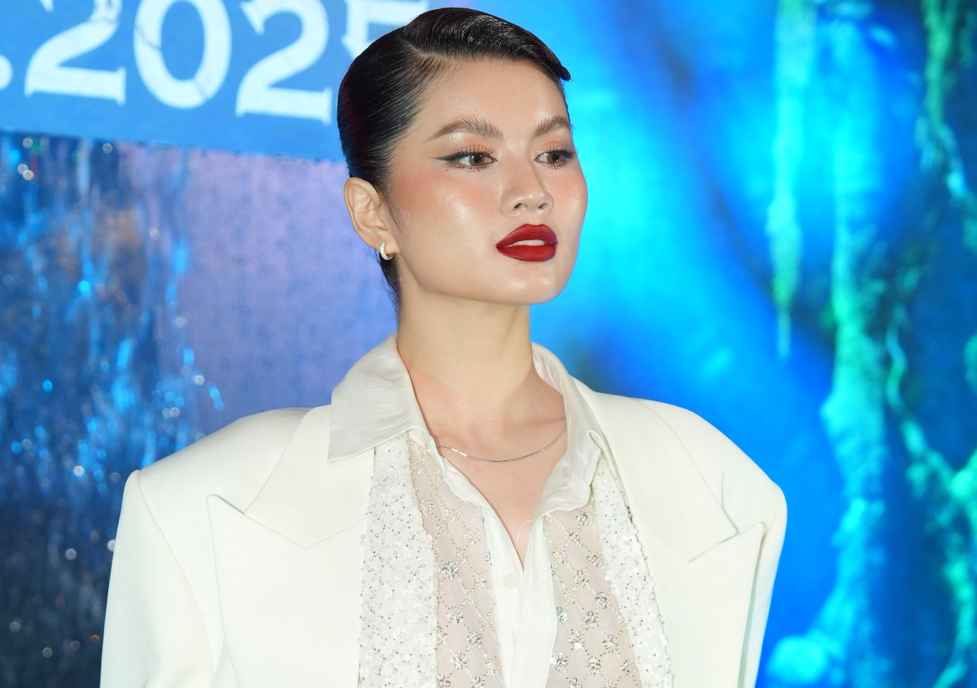 Người mẫu Lâm Hoàng Oanh có vai diễn điện ảnh đầu tay nhờ Dưới đáy hồ. Người mẫu Lâm Hoàng Oanh có vai diễn điện ảnh đầu tay nhờ Dưới đáy hồ.