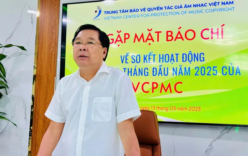 Nhạc sĩ Đinh Trung Cẩn - Tổng Giám đốc VCPMC - phản hồi thông tin quanh vụ đơn vị này bị tố ngăn chặn phổ biến ca khúc cách mạng. Nhạc sĩ Đinh Trung Cẩn - Tổng Giám đốc VCPMC - phản hồi thông tin quanh vụ đơn vị này bị tố ngăn chặn phổ biến ca khúc cách mạng.