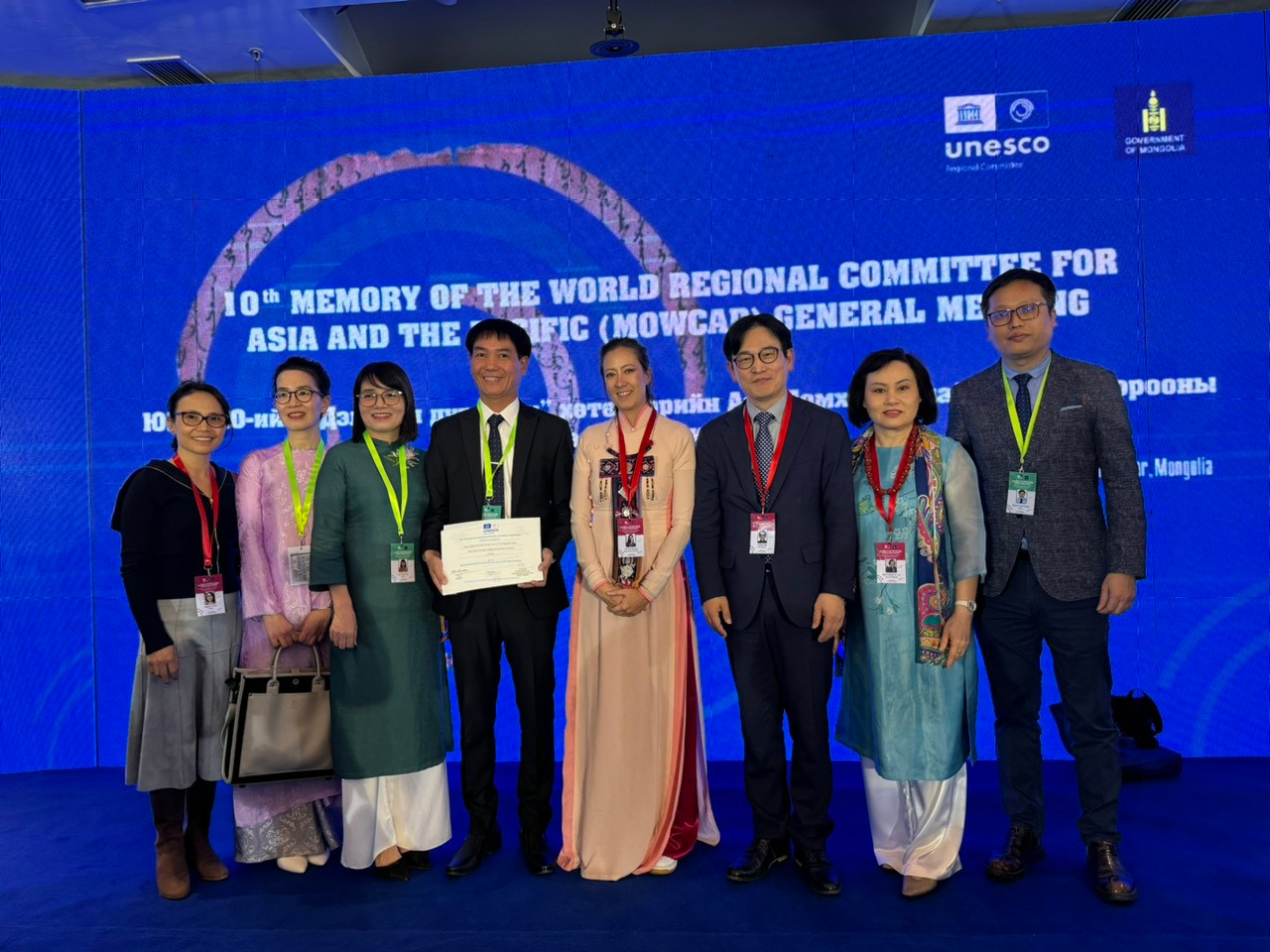 Đoàn Việt Nam tham dự kỳ họp.