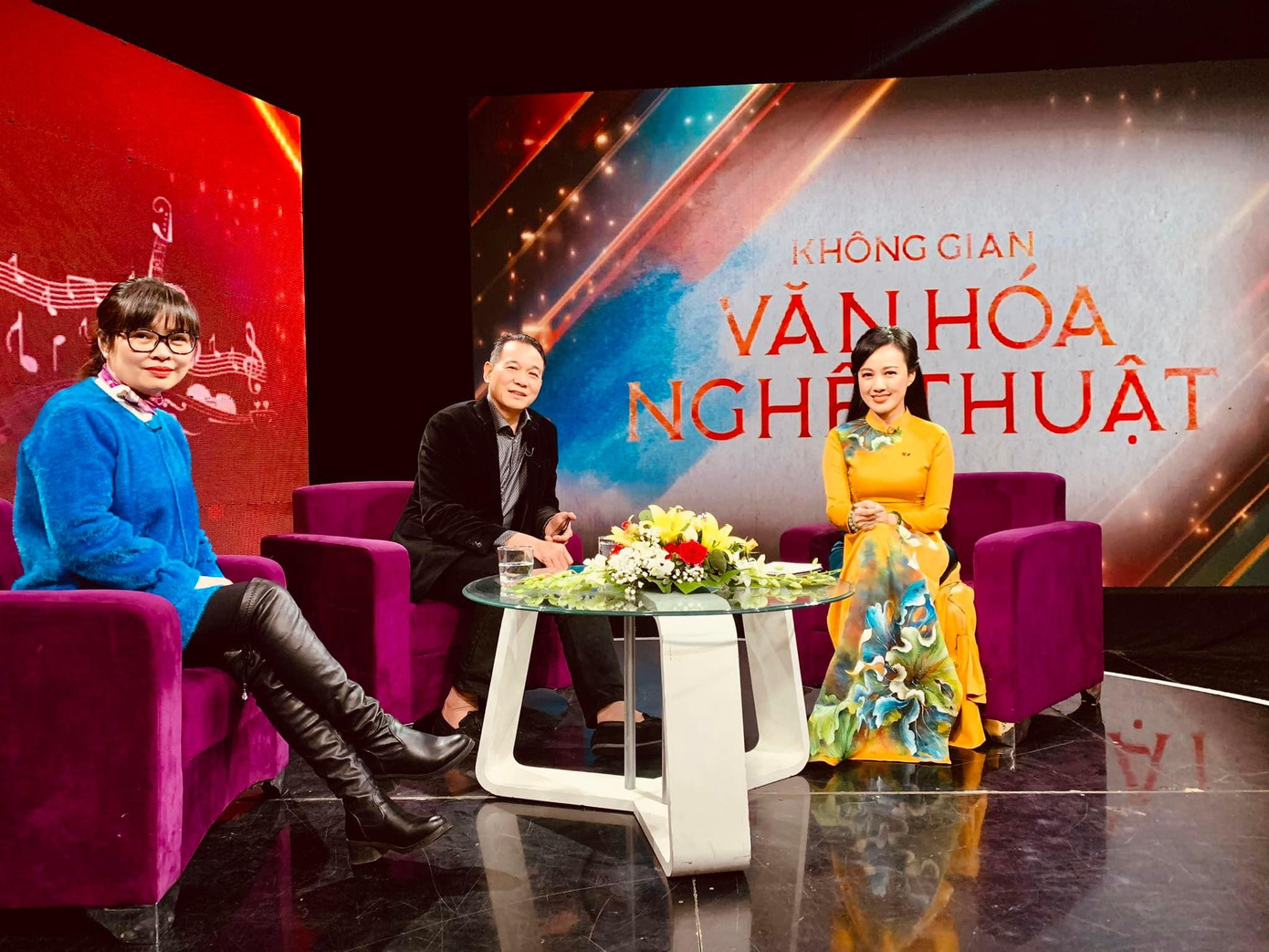 Hoài Anh đã hoàn thành ghi hình những số đầu tiên với chương trình Không gian Văn hóa Nghệ thuật. Hoài Anh đã hoàn thành ghi hình những số đầu tiên với chương trình Không gian Văn hóa Nghệ thuật.