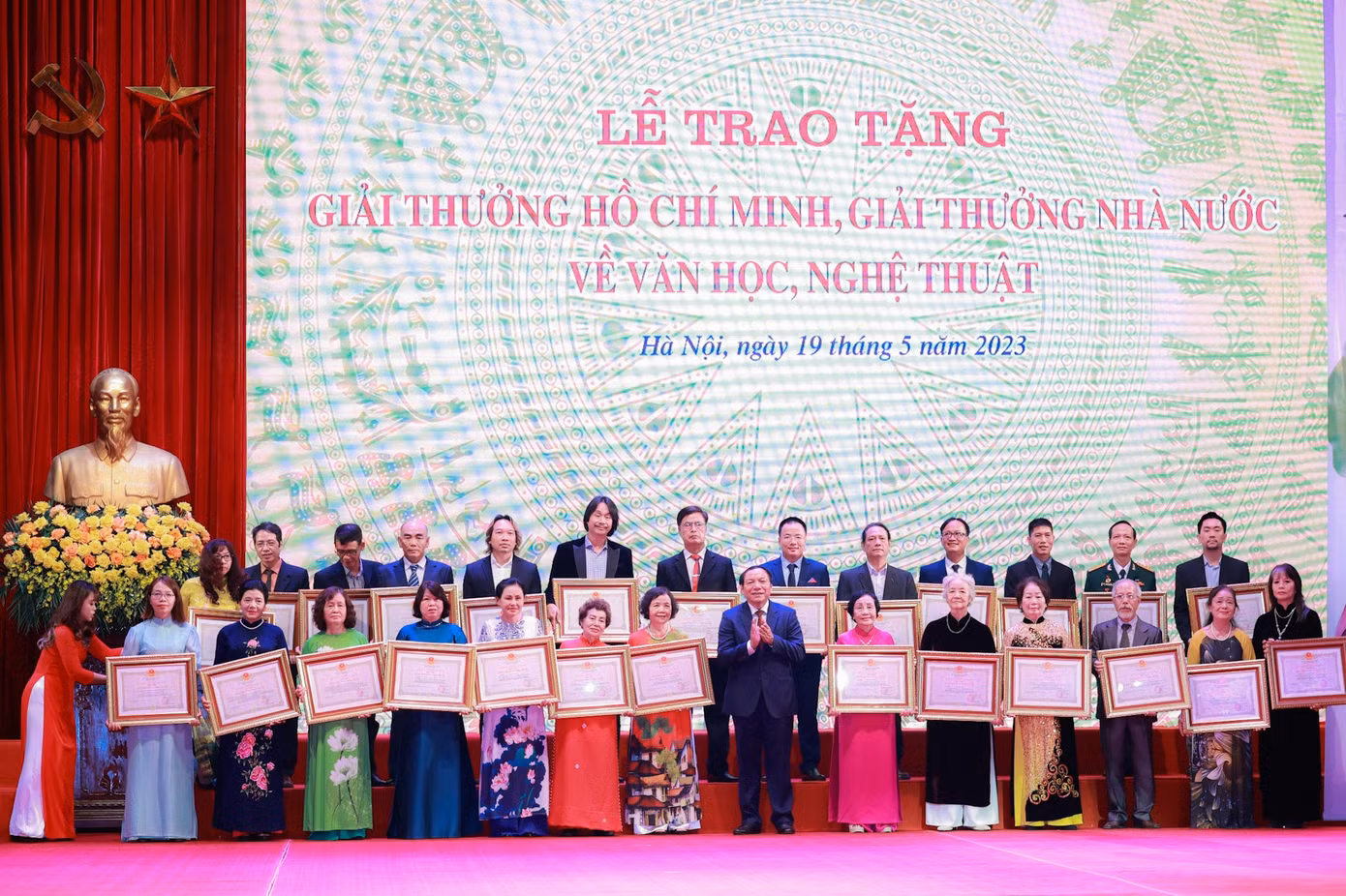 Lễ trao Giải thưởng Hồ Chí Minh - giải thưởng Nhà nước về văn học nghệ thuật (VHNT) năm 2021 được tổ chức sáng 19/5. Ảnh: Nhật Minh.