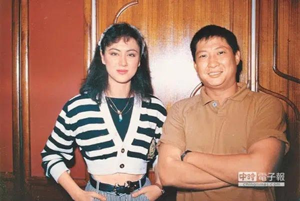 Cao Lệ Hồng khi mới vào nghề và "thầy" Hồng Kim Bảo - khi ấy đã là diễn viên nổi tiếng Cao Lệ Hồng khi mới vào nghề và "thầy" Hồng Kim Bảo - khi ấy đã là diễn viên nổi tiếng