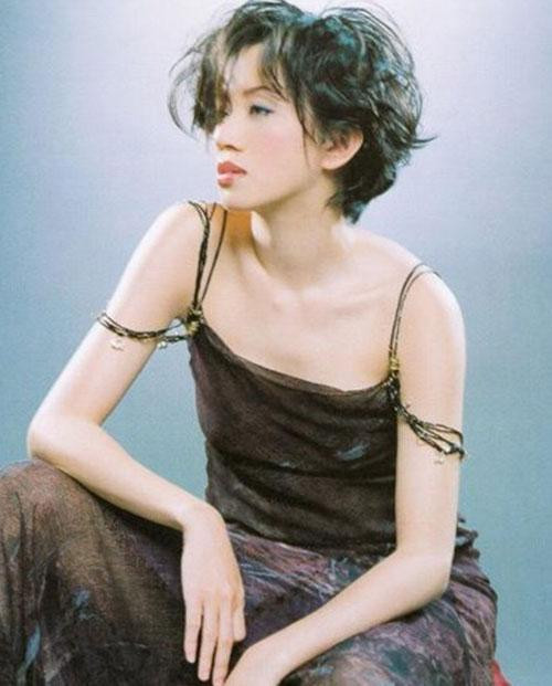 Mai Diễm Phong sở hữu vẻ đẹp thời thượng, kiêu kỳ Mai Diễm Phong sở hữu vẻ đẹp thời thượng, kiêu kỳ