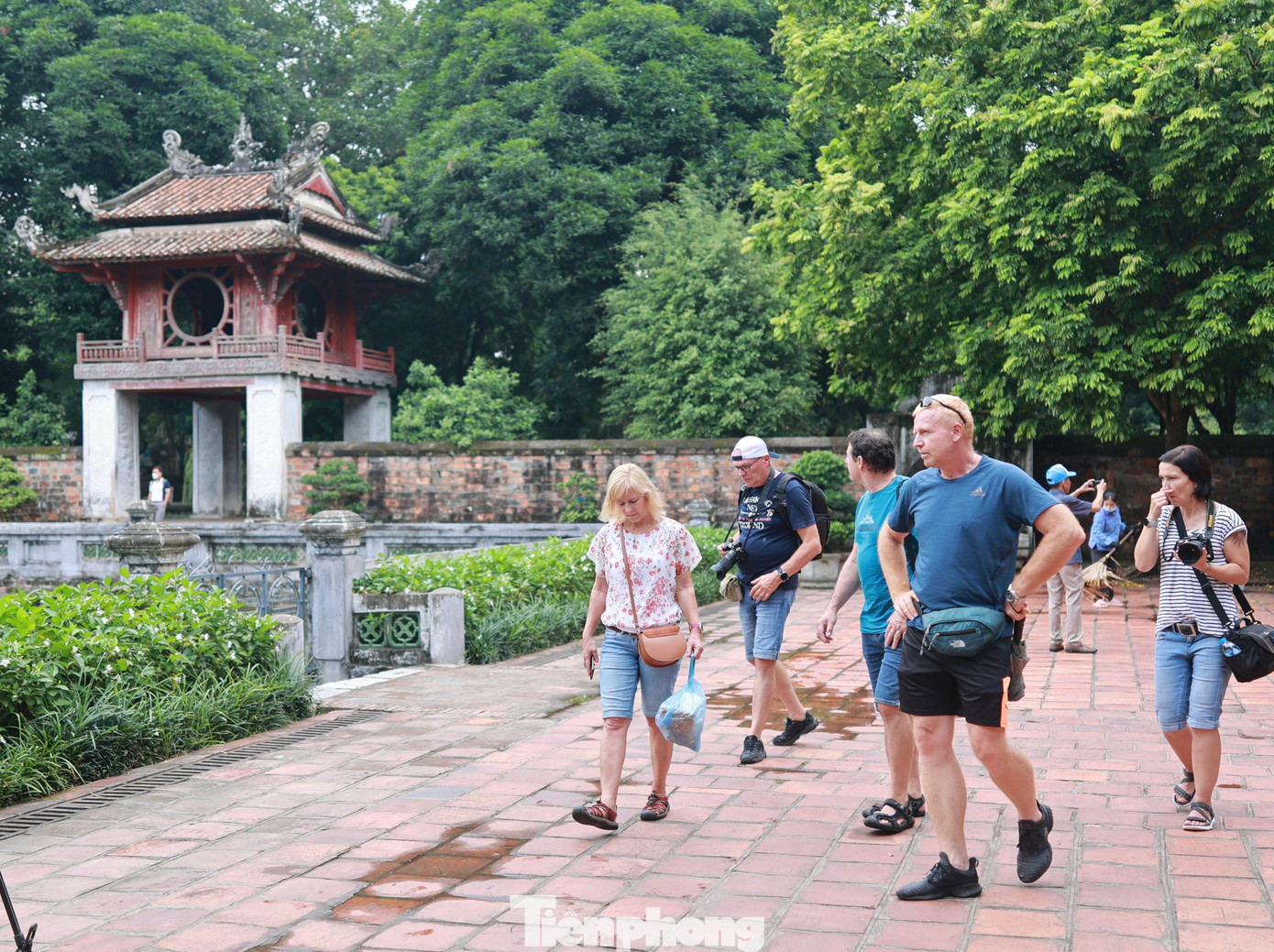 Hơn 8 triệu lượt khách quốc tế đến Việt Nam trong 6 tháng đầu năm. Ảnh: Như Ý. Hơn 8 triệu lượt khách quốc tế đến Việt Nam trong 6 tháng đầu năm. Ảnh: Như Ý.