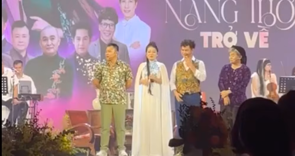 Anh Thơ trổ tài diễn kịch cùng NSND Xuân Bắc, NSND Tự Long và danh hài Xuân Hinh.