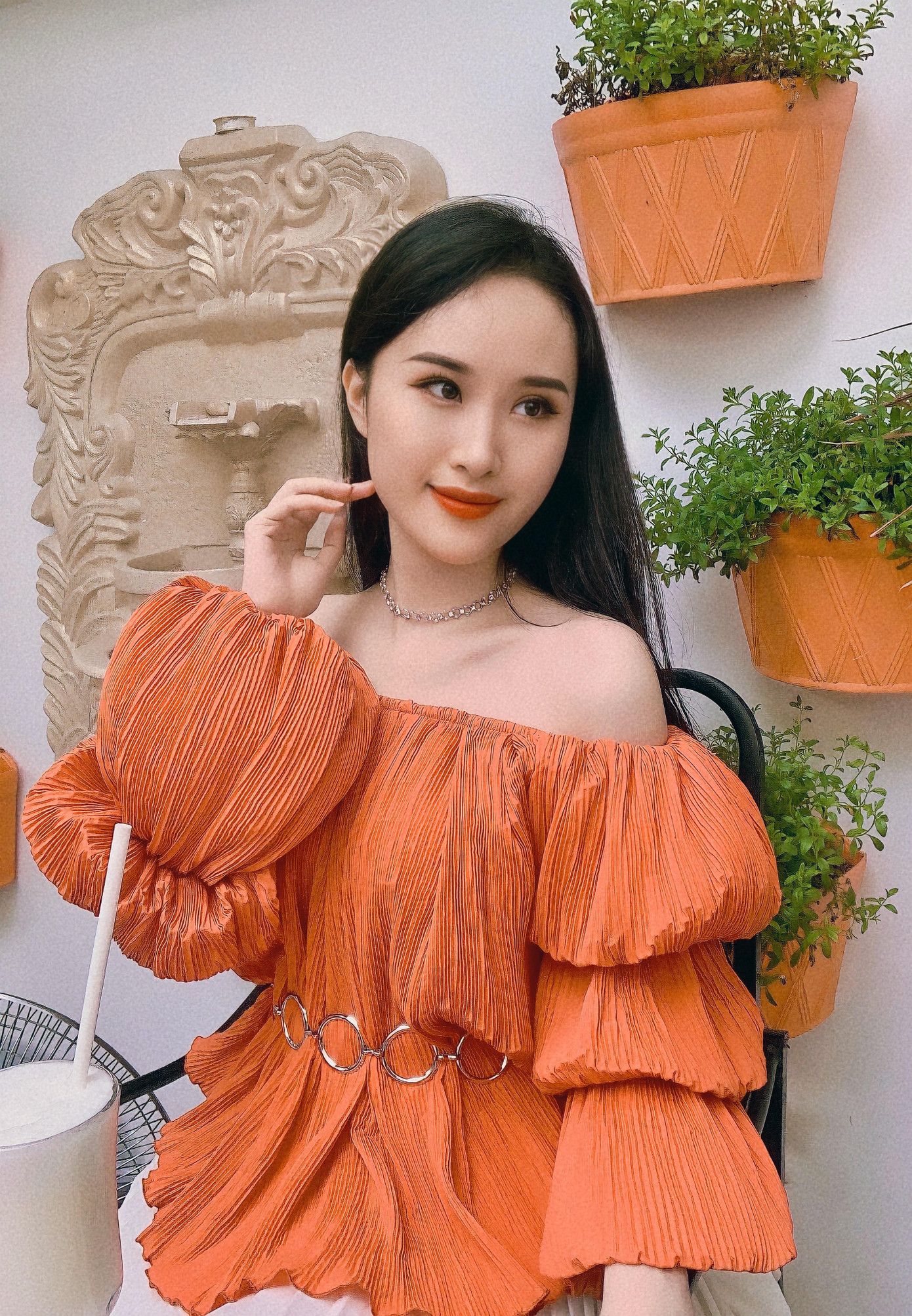 Con gái của Tùng Dương- Hoa Thúy có nhan sắc ấn tượng. Con gái của Tùng Dương- Hoa Thúy có nhan sắc ấn tượng.