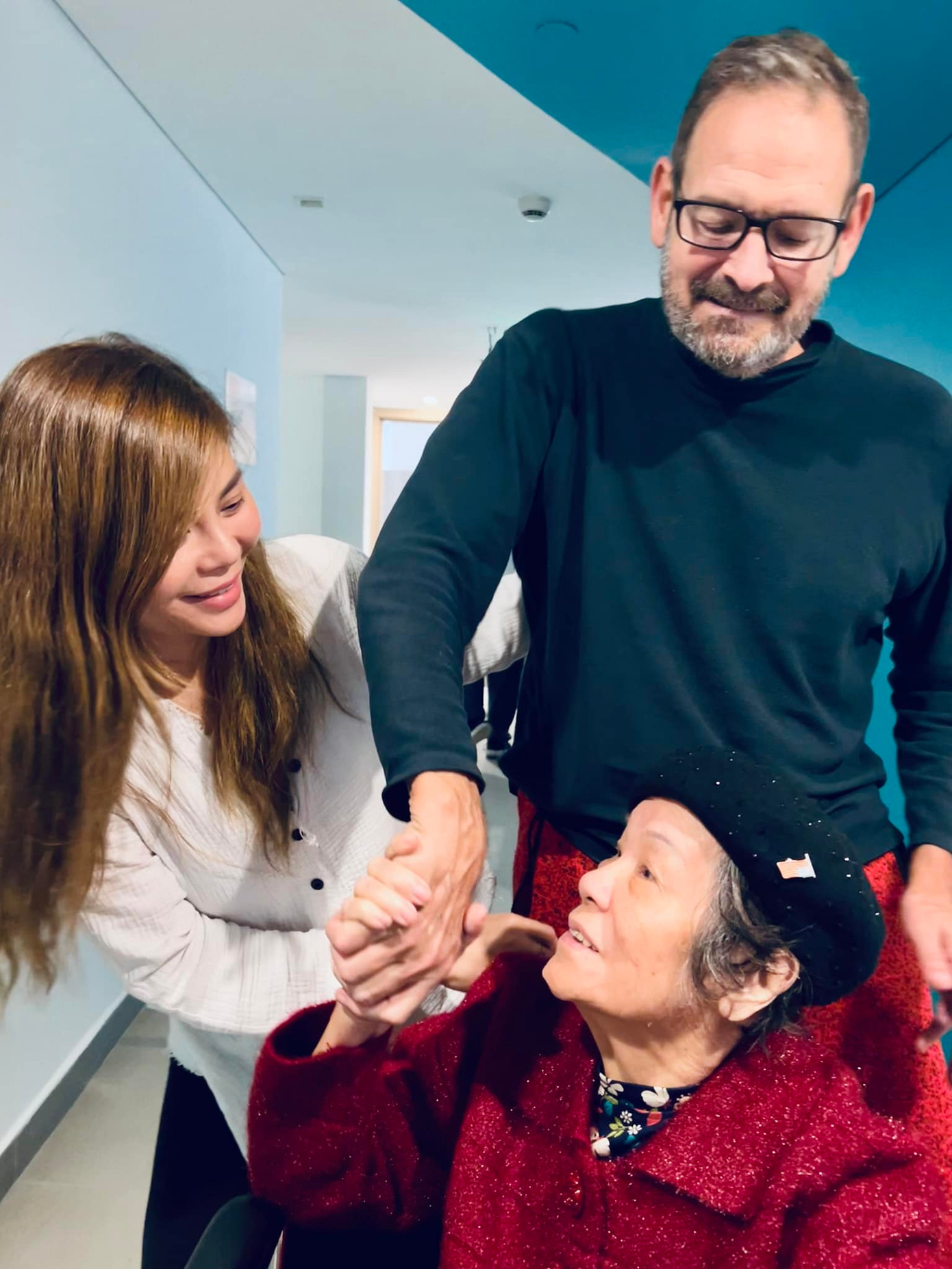 NSND Tường Vi cùng con dâu cũ - ca sĩ Ngọc Anh.