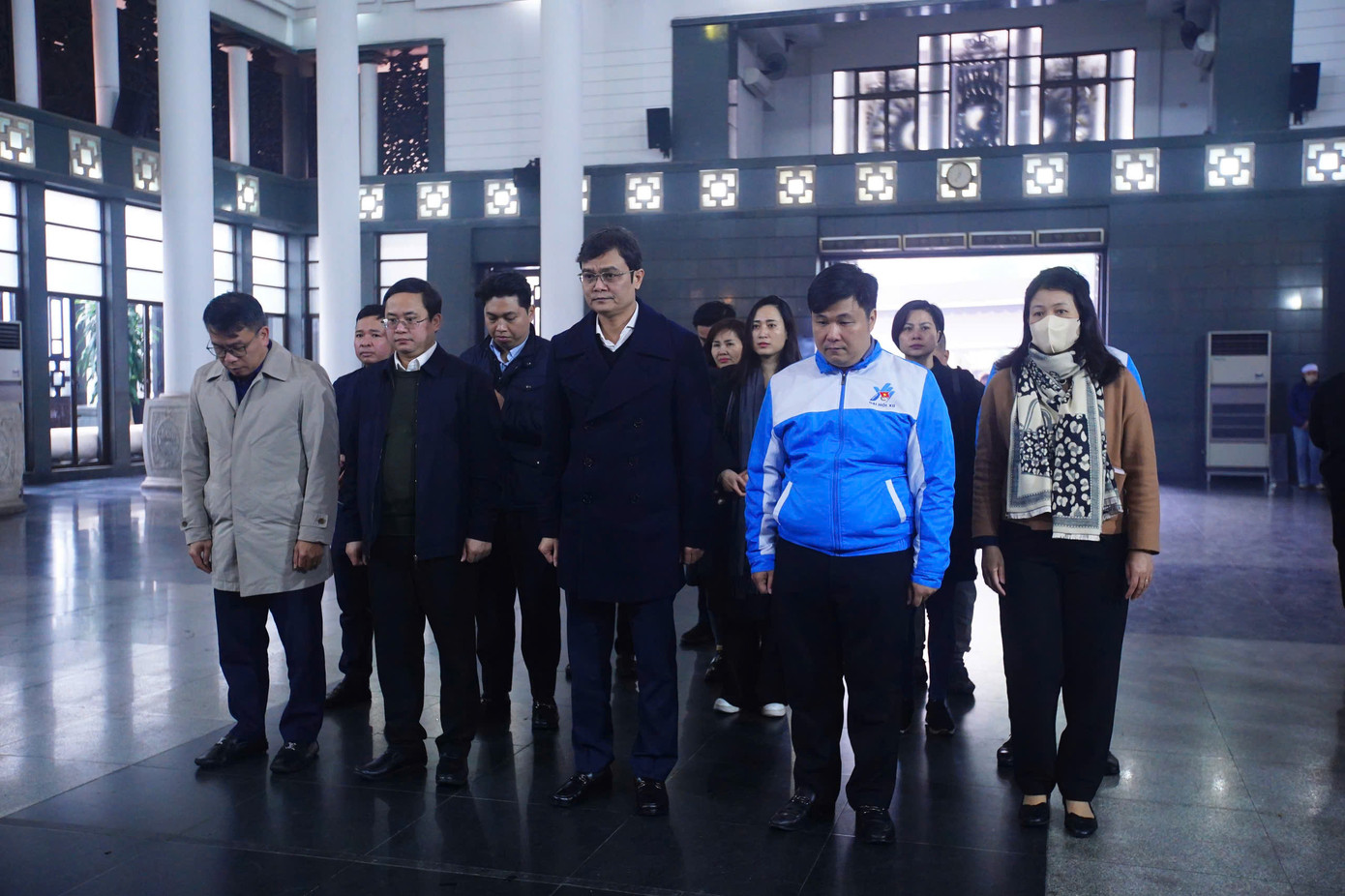 Anh Bùi Quang Huy - Ủy viên dự khuyết T.Ư Đảng, Bí thư thứ nhất T.Ư Đoàn - cùng đoàn công tác T.Ư Đoàn dự lễ tang, tưởng nhớ nhà báo Dương Xuân Nam.