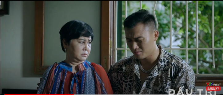 Đại úy Phong mượn mẹ mấy chỉ vàng để đi đánh án.