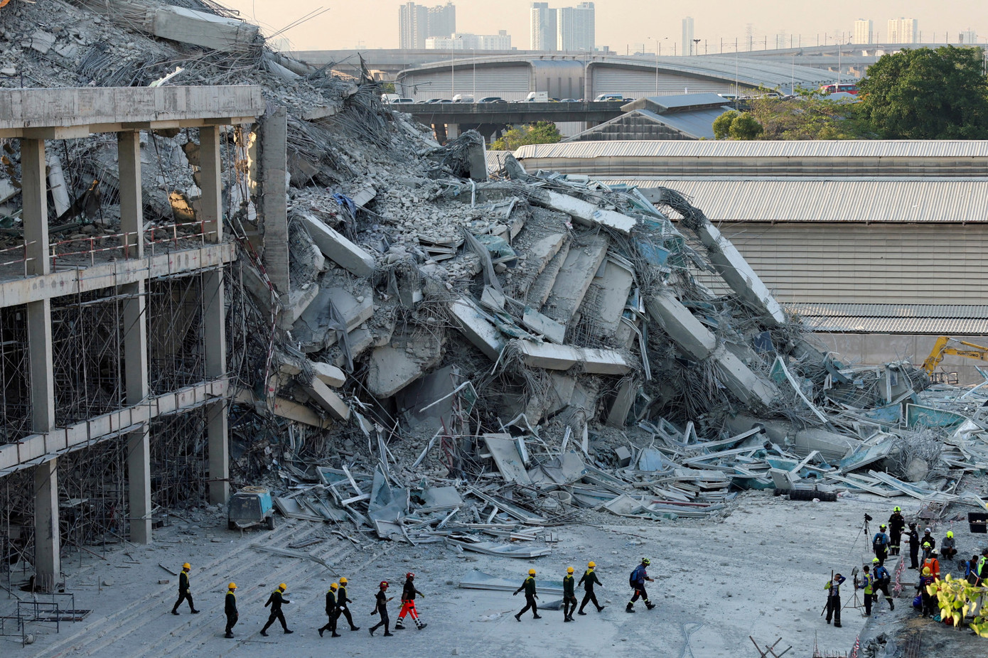 Bà Vanga từng đề cập một số thiên tai có thể xuất hiện trong năm 2025. Bà Vanga từng đề cập một số thiên tai có thể xuất hiện trong năm 2025.