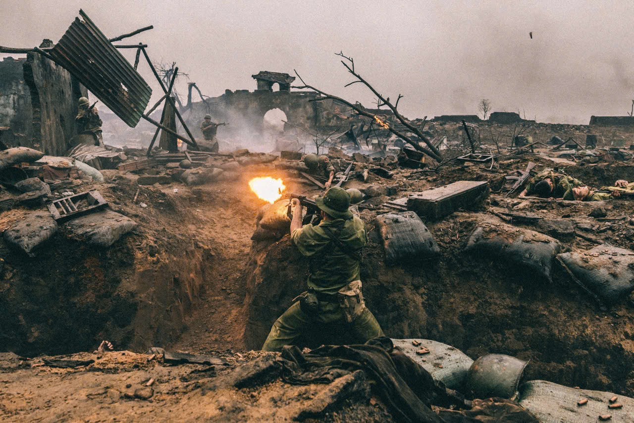 Kịch bản phim được viết bởi nhà văn Chu Lai. Đây là dự án có quy mô lớn nhất của Điện ảnh Quân đội nhân dân trong 10 năm trở lại đây. Kịch bản phim được viết bởi nhà văn Chu Lai. Đây là dự án có quy mô lớn nhất của Điện ảnh Quân đội nhân dân trong 10 năm trở lại đây.