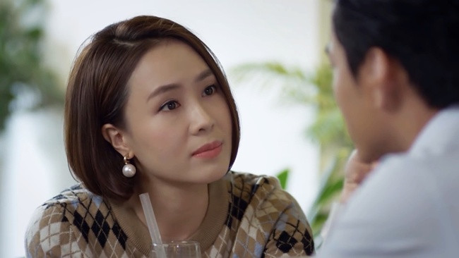 Khán giả chờ Hồng Diễm bứt phá như cách cô đã làm được với nhân vật Minh Châu trong Hướng dương ngược nắng. Khán giả chờ Hồng Diễm bứt phá như cách cô đã làm được với nhân vật Minh Châu trong Hướng dương ngược nắng.