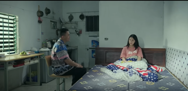 Phong và Quyên nảy sinh tình cảm. Ảnh: CMH.