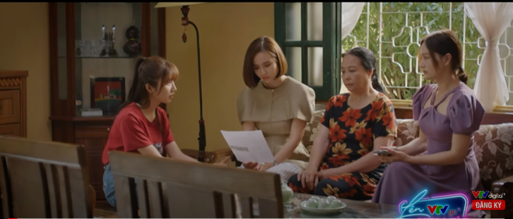 Bà Nga đau đầu vì Mộng Mơ ôm bụng bầu trở về. Bà Nga đau đầu vì Mộng Mơ ôm bụng bầu trở về.