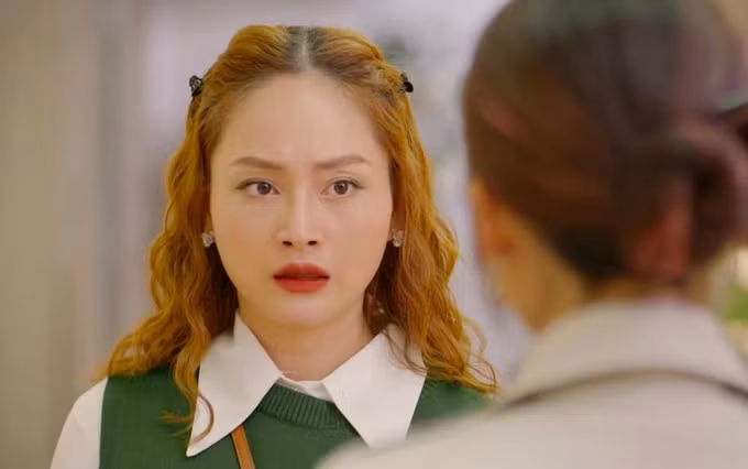 Lan Phương theo dõi phản ứng của khán giả, song không bị ảnh hưởng bởi những bình luận tiêu cực. Lan Phương theo dõi phản ứng của khán giả, song không bị ảnh hưởng bởi những bình luận tiêu cực.