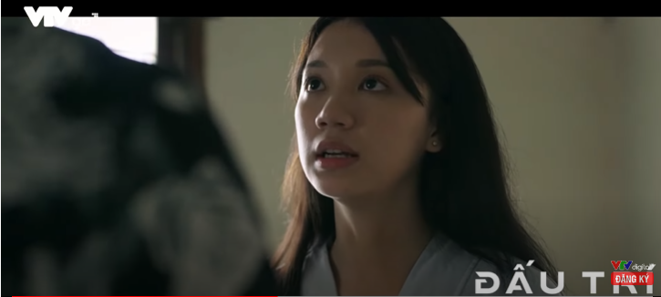 Quyên phát hiện ra thân phận của Phong. Quyên phát hiện ra thân phận của Phong.