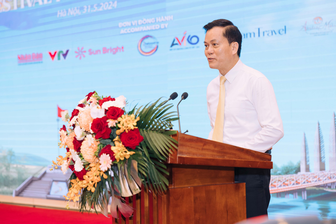 Thứ trưởng Bộ Ngoại giao Hà Kim Ngọc.